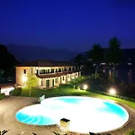 Apartamento 3-1 Of 11 In An Exclusive By Italian Tremezzo